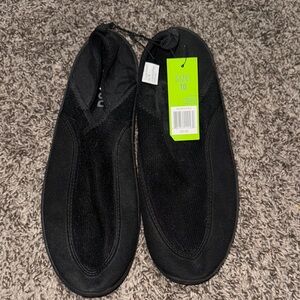 NWT DSG Black Men's Water Shoes